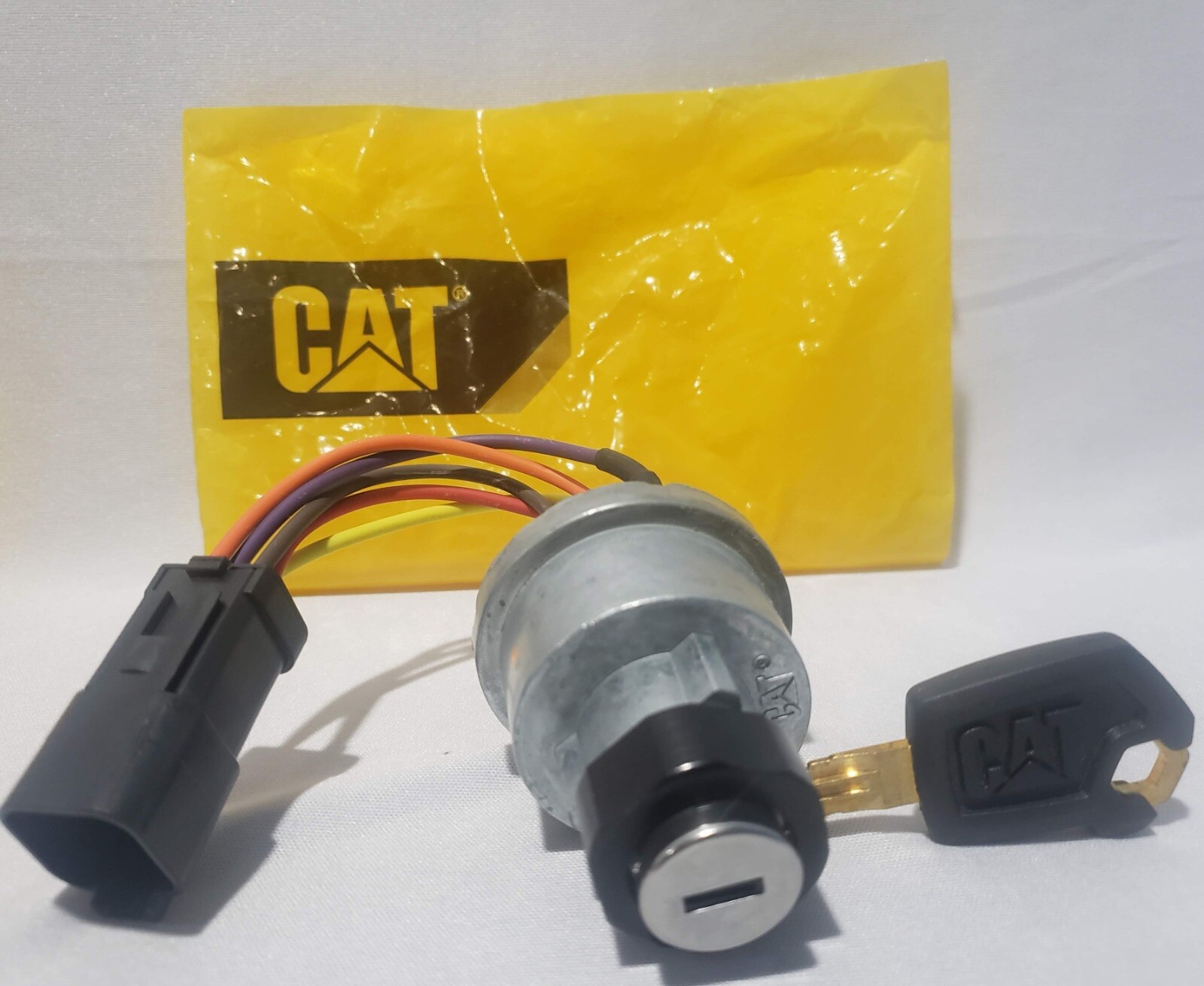 Ignition Switch With 2 Keys – Part No 255-2752 – CAT Spare Part